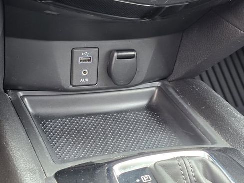 Used 2017 Nissan Rogue SV image 17