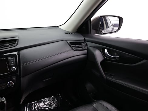 Used 2018 Nissan Rogue SL FWD image 32