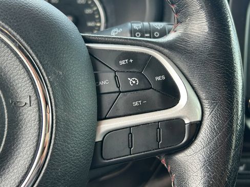 Used 2016 Jeep Renegade Trailhawk AWD/4WD image 19