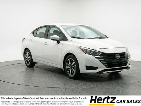 Used 2025 Nissan Versa SV image 1