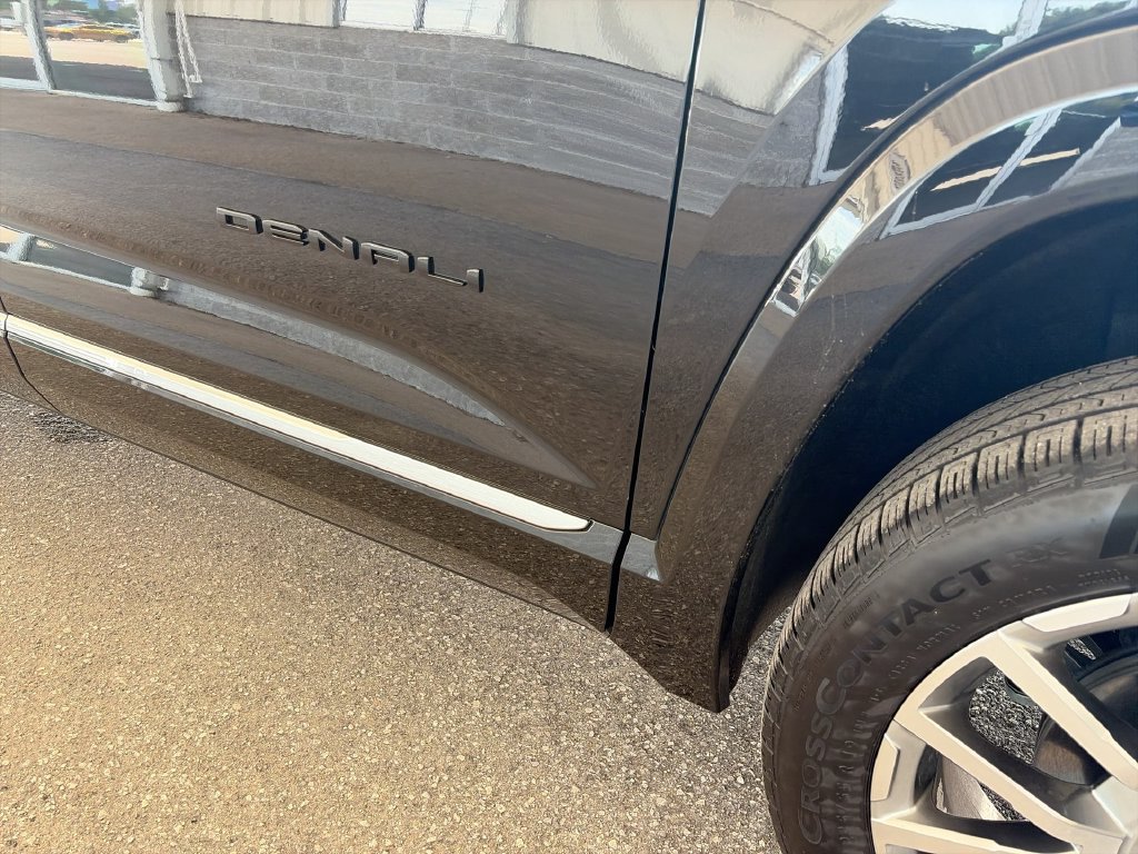 New 2026 GMC Terrain Denali w/ LPO, Black Badging Package AWD/4WD image 37