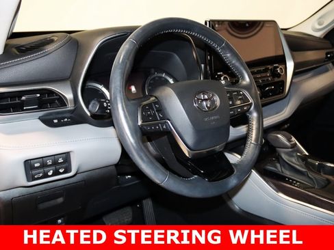 Used 2021 Toyota Highlander Platinum image 21