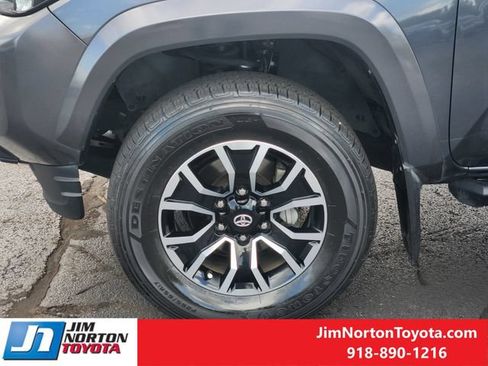 Used 2023 Toyota Tacoma TRD Sport w/ Technology Package RWD image 13