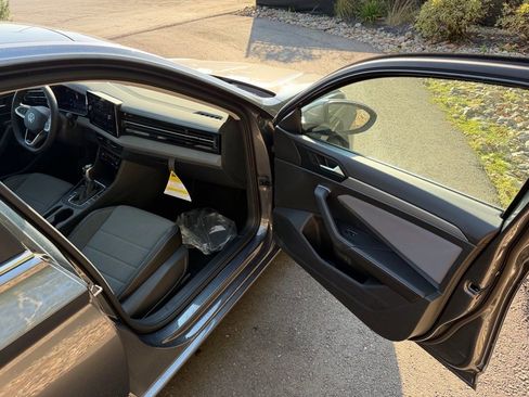 New 2025 Volkswagen Jetta SE image 11