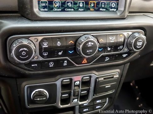 Used 2021 Jeep Wrangler Unlimited Sahara w/ Dual Top Group image 16