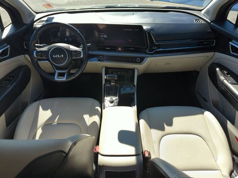 Used 2023 Kia Sportage EX image 15