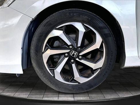 Used 2016 Honda Accord EX image 31