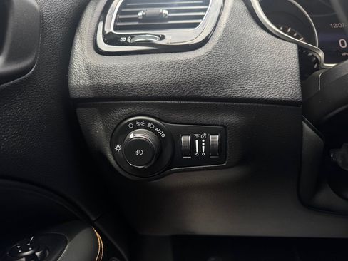 Used 2020 Jeep Compass Limited FWD image 16