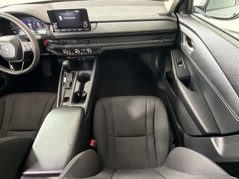 Used 2025 Honda Accord LX image 30