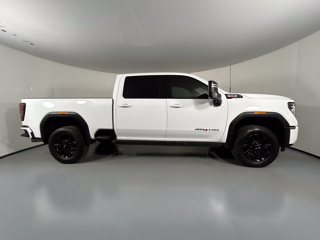 Used 2024 GMC Sierra 2500 AT4 w/ AT4 Premium Plus Package AWD/4WD image 6