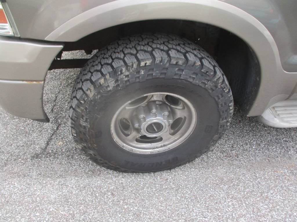 Used 2005 Ford Excursion Eddie Bauer AWD/4WD image 4