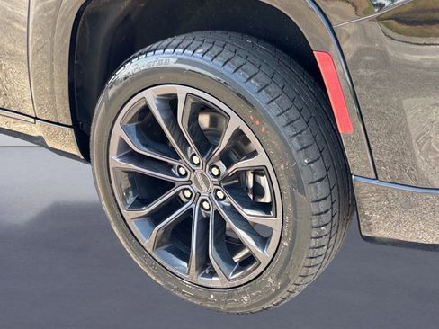 Used 2023 Jeep Grand Wagoneer L Series III w/ Rear Seat Video Group 1 image 13