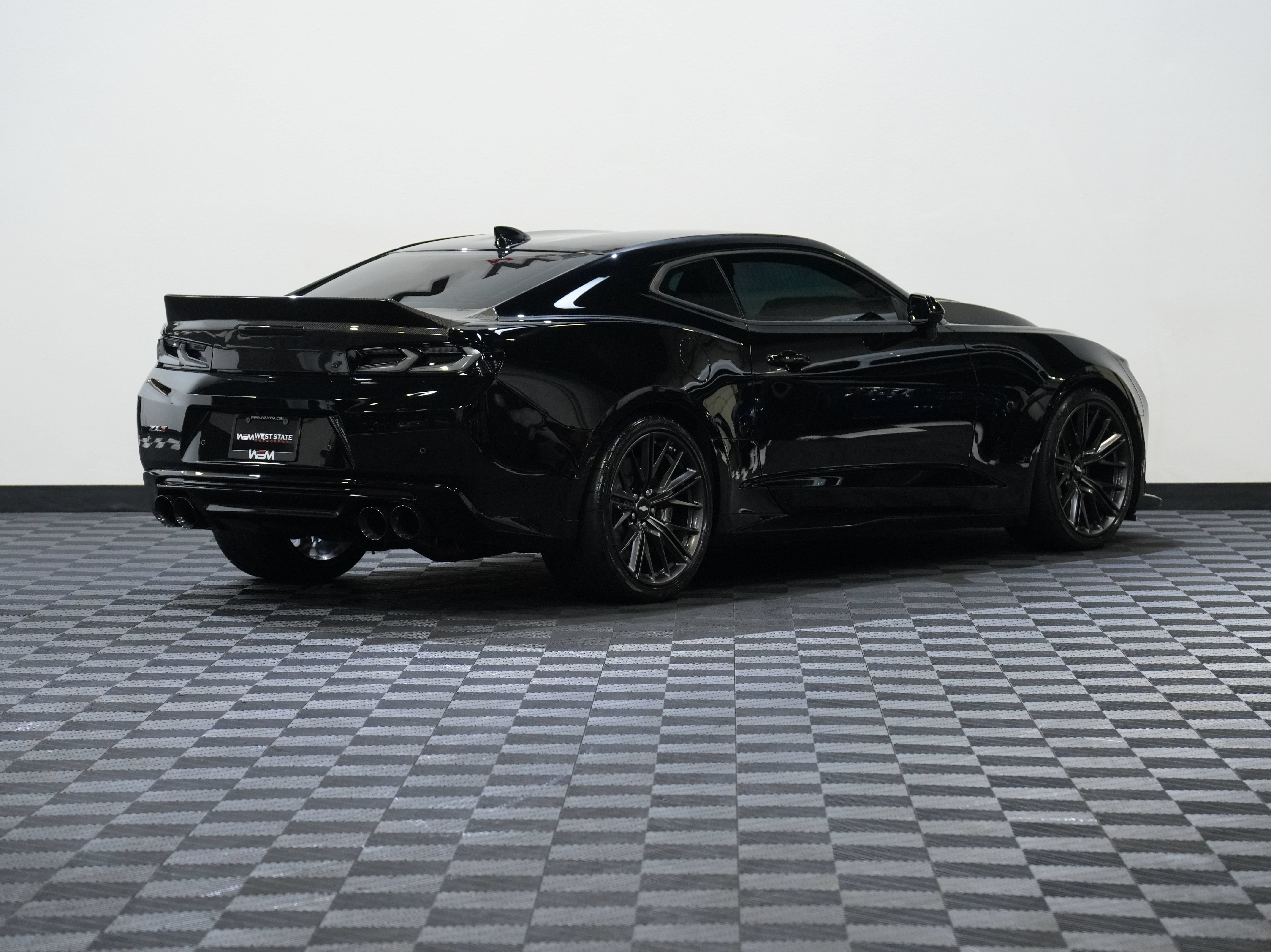 Used 2018 Chevrolet Camaro ZL1 RWD image 6