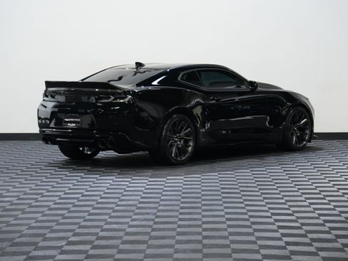 Used 2018 Chevrolet Camaro ZL1 RWD image 6