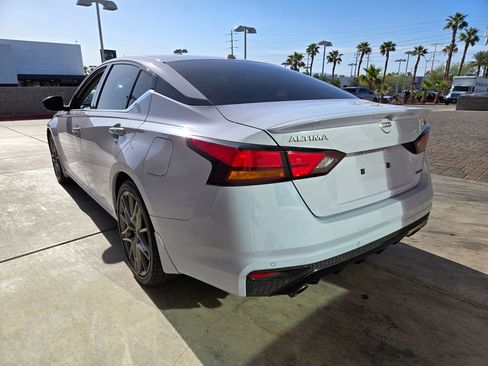 Used 2024 Nissan Altima 2.0 SR FWD image 3