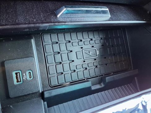 Used 2022 Ford Expedition Platinum image 37