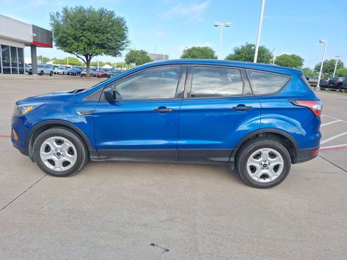 Used 2018 Ford Escape S image 3