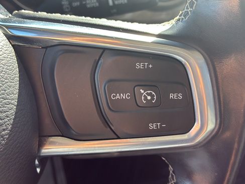 Used 2020 Jeep Wrangler Unlimited Sahara AWD/4WD image 36