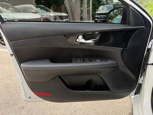 Used 2023 Kia Forte GT-Line w/ GT-Line Technology Package FWD image 7