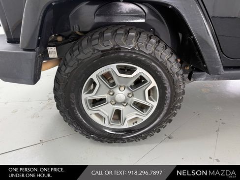Used 2014 Jeep Wrangler Unlimited Rubicon w/ Connectivity Group AWD/4WD image 13