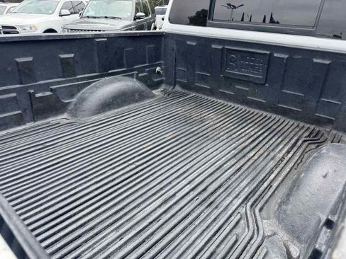 Used 2015 Nissan Titan S image 16