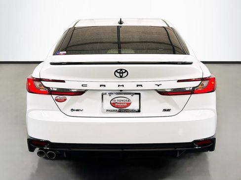 Used 2026 Toyota Camry Hybrid w/ Convenience Package FWD image 5