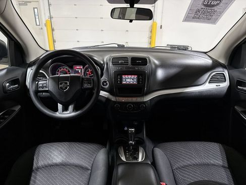 Used 2017 Dodge Journey SE w/ Flexible Seating Group FWD image 10