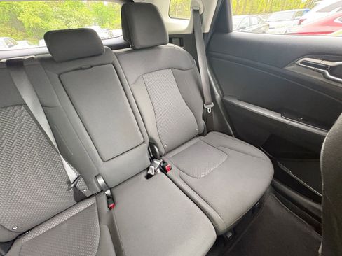 Used 2025 Kia Sportage LX FWD image 33