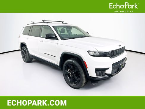 Used 2023 Jeep Grand Cherokee L Laredo image 1