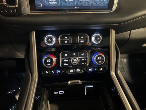 Used 2023 GMC Yukon XL Denali AWD/4WD image 20