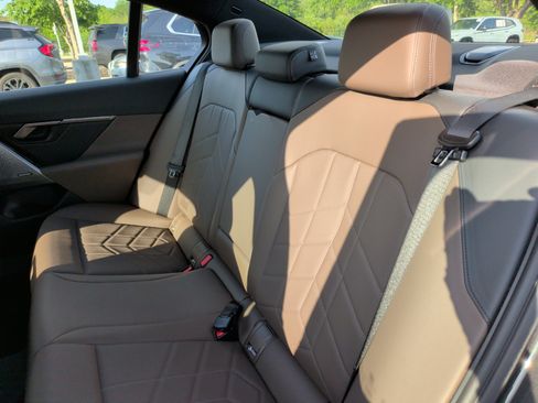 Certified 2026 BMW 530i RWD image 33