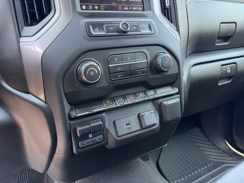 Used 2020 Chevrolet Silverado 1500 Custom w/ Custom Value Package AWD/4WD image 32