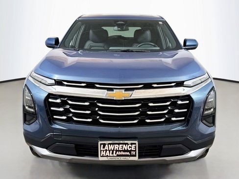 Used 2026 Chevrolet Equinox LT w/ Convenience Package II FWD image 2