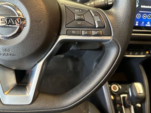 Used 2020 Nissan Kicks SV FWD image 12