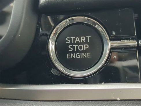 Used 2022 Mitsubishi Outlander SE image 28