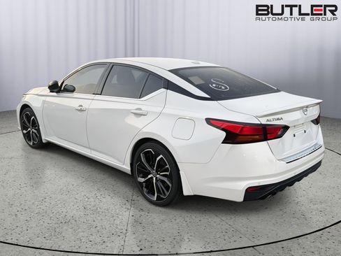Used 2023 Nissan Altima 2.5 SR FWD image 6