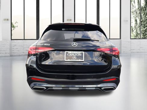 Used 2026 Mercedes-Benz GLC 300 image 4