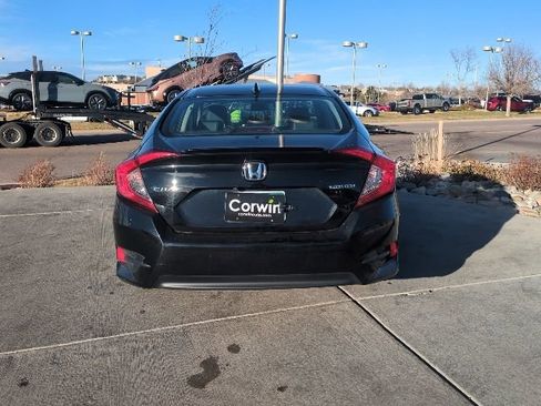 Used 2017 Honda Civic Touring image 7