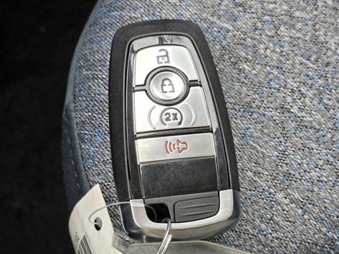 New 2025 Ford Maverick XLT w/ XLT Luxury Package image 31