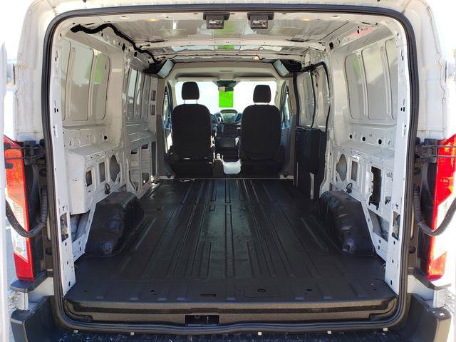Used 2016 Ford Transit 150 130 Low Roof RWD image 5