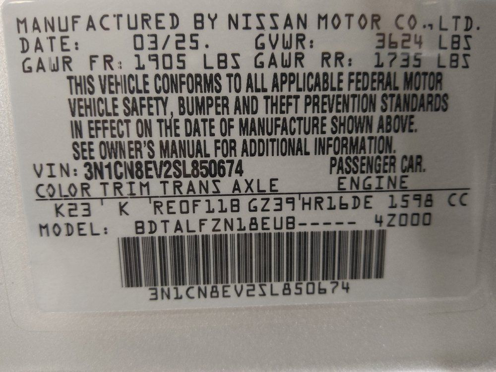 Used 2025 Nissan Versa SV FWD image 33