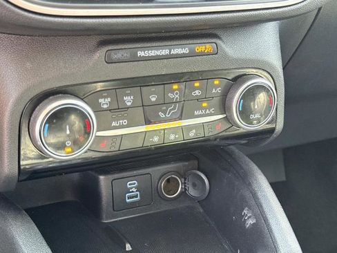 Certified 2022 Ford Escape SEL w/ Technology Package image 24