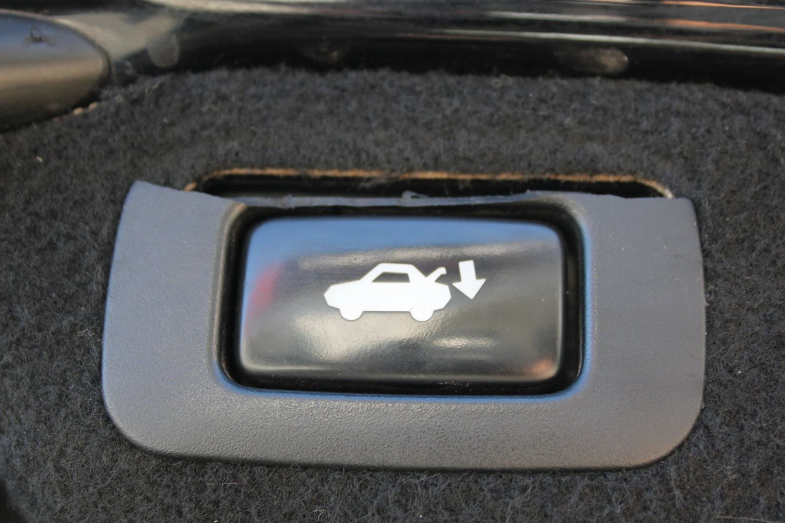Used 2010 Lexus LS 460 RWD image 37
