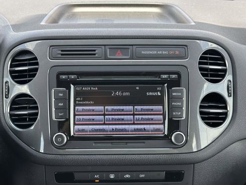 Used 2015 Volkswagen Tiguan S image 17