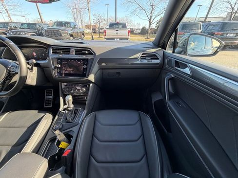 Used 2021 Volkswagen Tiguan SEL Premium R-Line image 20