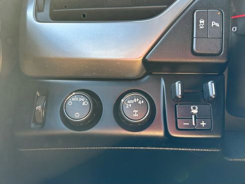 Used 2017 Chevrolet Tahoe LS w/ All-Season Package image 21