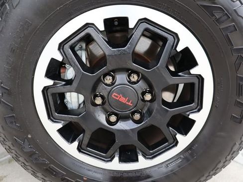 Used 2025 Toyota 4Runner TRD Off-Road image 44