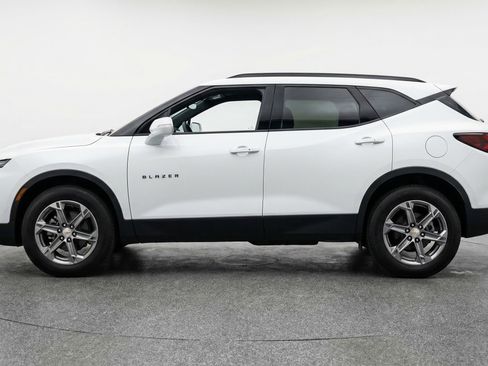Used 2025 Chevrolet Blazer LT FWD image 5