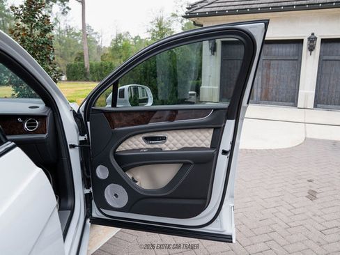 Used 2022 Bentley Bentayga Speed image 90