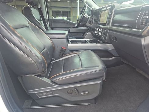 Used 2025 Ford F250 Lariat w/ Black Appearance Package AWD/4WD image 7